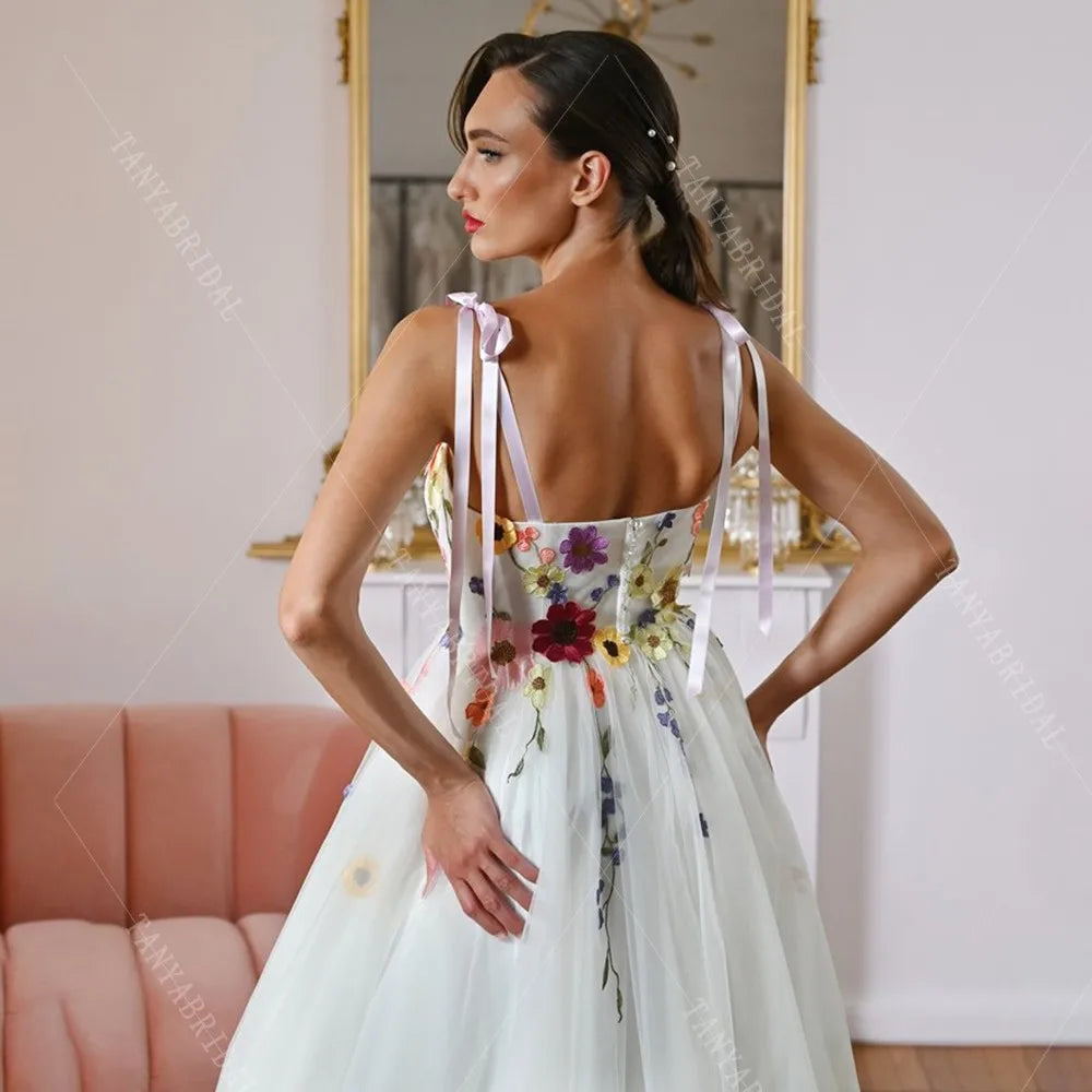 Stunning Colorful Wedding Dress Romantic 3D Flowers Bridal Gown Spaghetti Straps Tulle A Line Floral Bridal Dress TSWD525