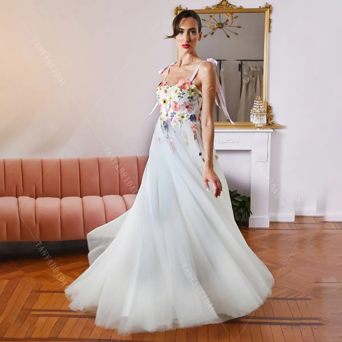 Stunning Colorful Wedding Dress Romantic 3D Flowers Bridal Gown Spaghetti Straps Tulle A Line Floral Bridal Dress TSWD525