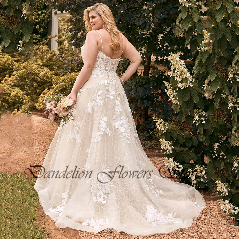 Pastoral Spaghetti Straps Wedding Dresses For Bride Plus Size Backless Bride Gowns Appliques Sweep Train A-Line Vestido De Noiva