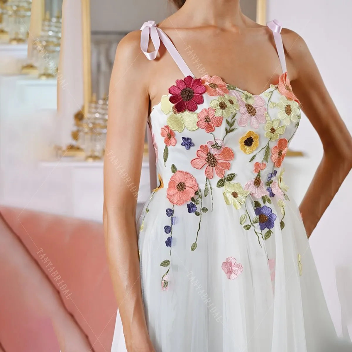 Stunning Colorful Wedding Dress Romantic 3D Flowers Bridal Gown Spaghetti Straps Tulle A Line Floral Bridal Dress TSWD525