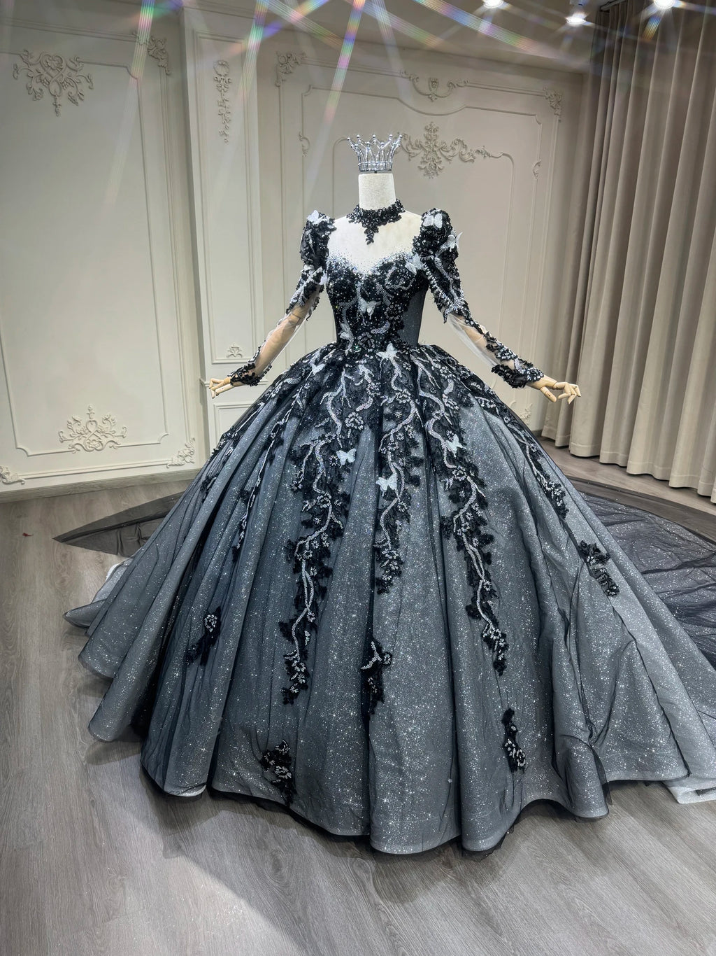 Customized 100% Real Photos 2026 New Long Sleeved Slimming Bridal Black Wedding Dress, Bali Wedding Lawn Wedding Main Veil