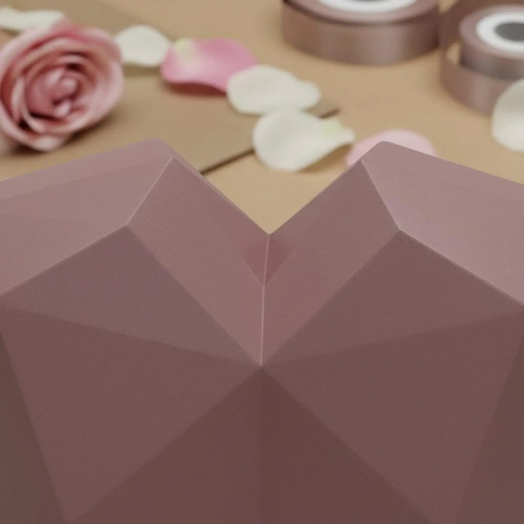 Heart Shaped Gift Box Waterproof Plastic Flower Box Faceted Design Flower Container Recyclable for Partners, Anniversary
